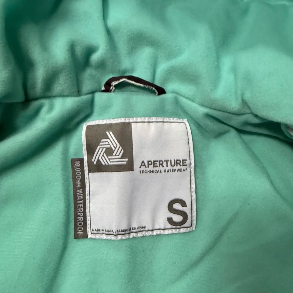 Zumiez Aperture Women’s Ski and Snowboarding Jacket - Picture 6 of 9